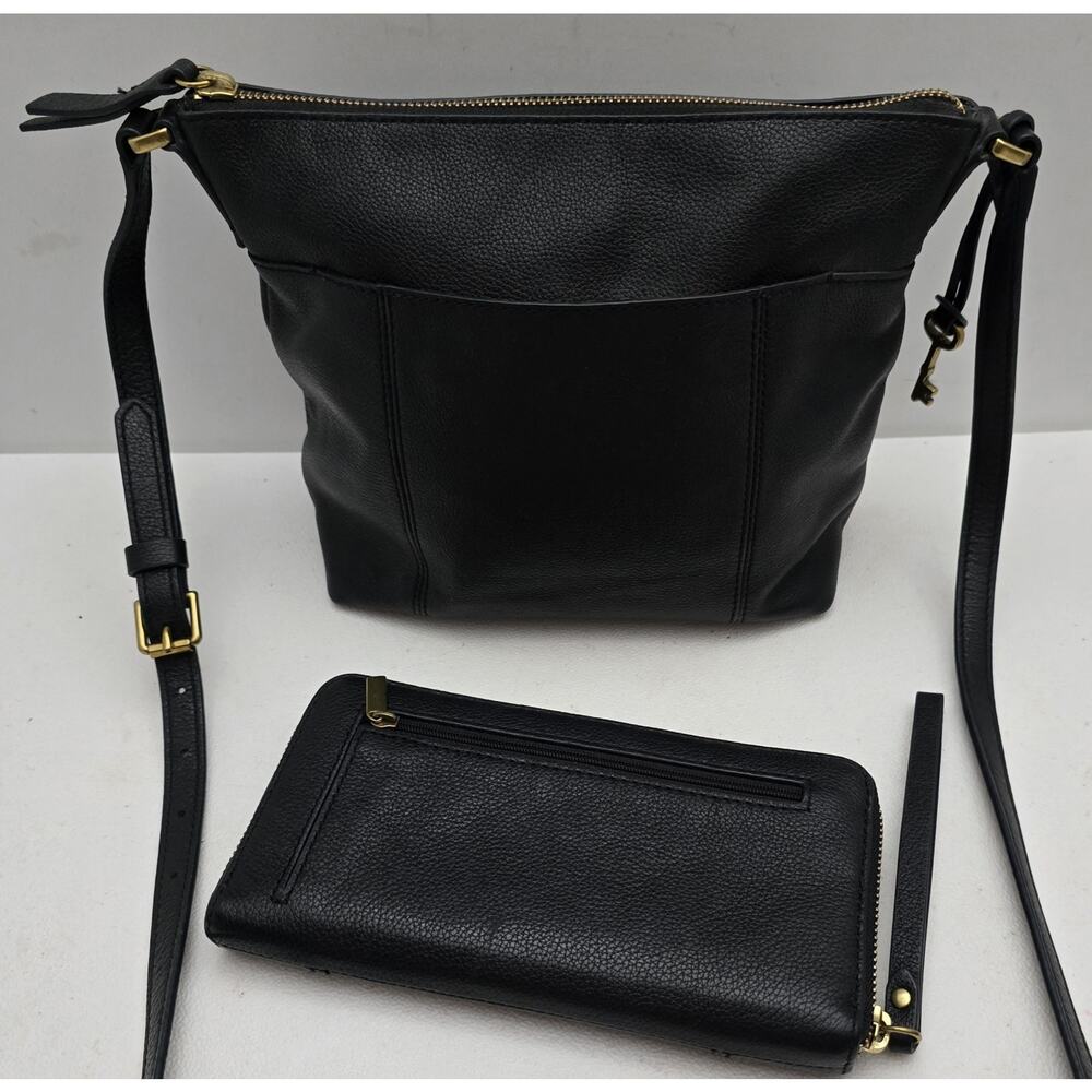 Fossil Beautiful Black Leather Crossbody Bag Purse with Matching Wristlet/Wallet - Picture 5 of 16